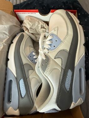 Nike Air Max 90! Like new!!! Women’s 10